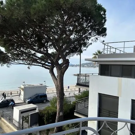 Provence-style Sea Across The Street Appartement Antibes