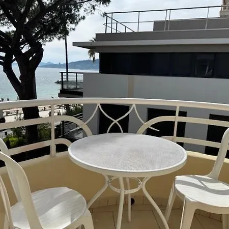 Provence-style Sea Across The Street Appartement *