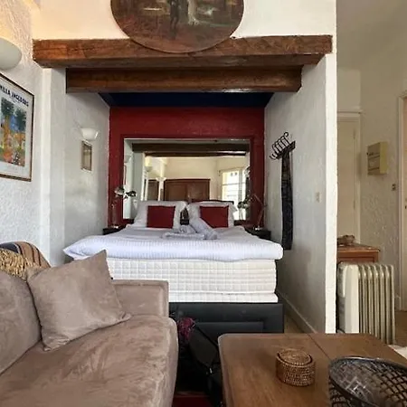 Provence-style Sea Across The Street Apartamento