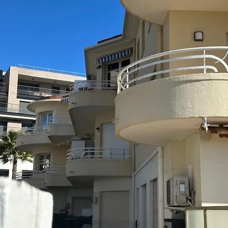 Provence-style Sea Across The Street Apartamento
